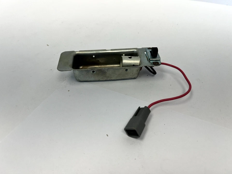 Chrysler Dodge Plymouth 1960-1965 luz domo lámpara carcasa e interruptor NOS 2161308 Foto 2 de 4