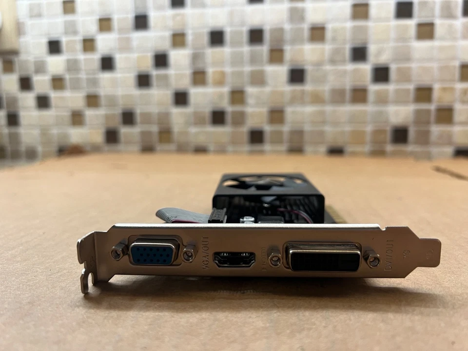 PNY NVIDIA GeForce GT 710 2GB DDR3 PCIe Graphics Card GPU - Image 3 of 4