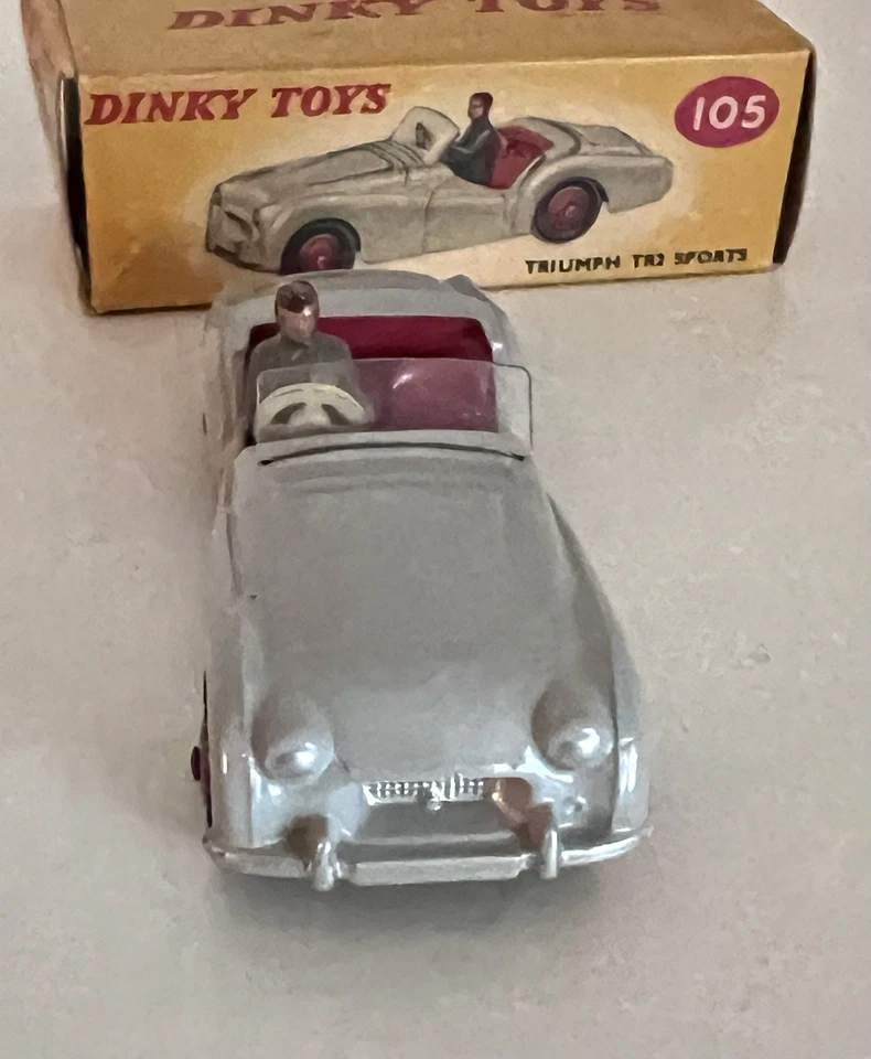 DINKY TOYS TRIUMPH TR2 - No. 05 - NEAR MINT W/ORIGINAL BOX - MUST SEE SPORTS CAR - Image 4 of 4