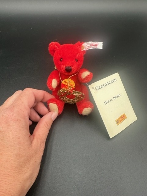 Adorable Steiff Holly Berry Bear Red Mohair Bear LE North America