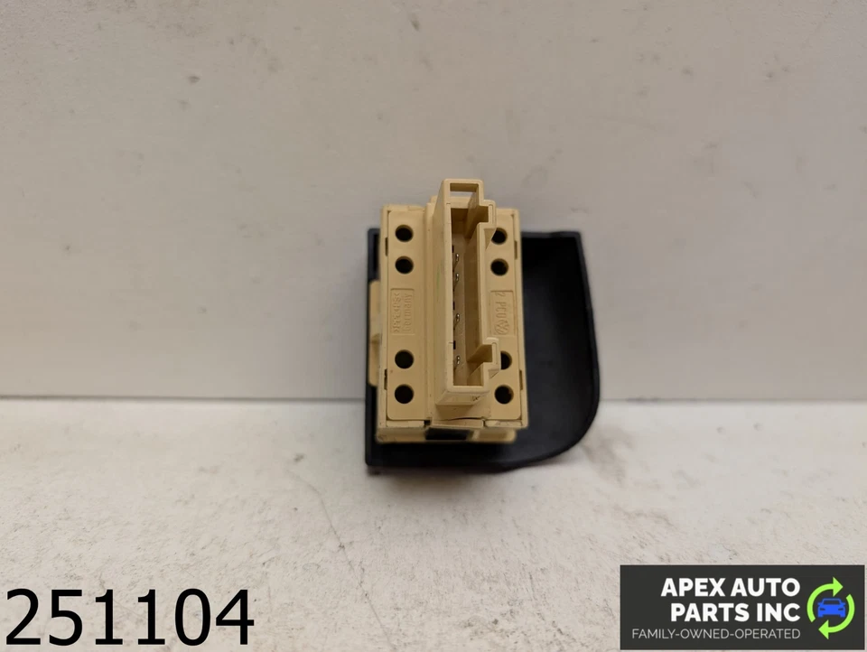 OEM 2001 Volkswagen Cabrio GLX 2.0L ABS WARNING LIGHT - Image 4 of 4