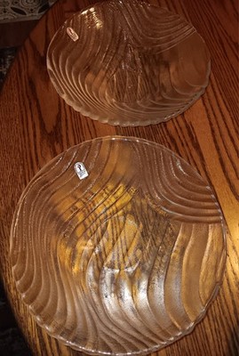 Set Of 2 Vintage Pilgrim Glass Bowls
