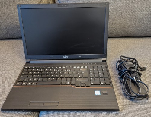 Notebook Fujitsu E556 | i5-6200U | 8 GB DDR4 RAM | 250 GB SSD | 15,6" Display