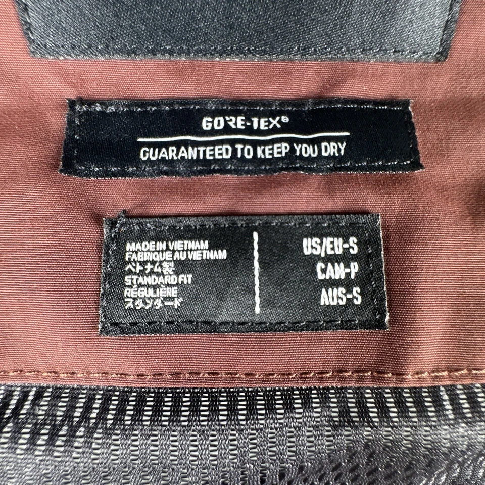 Volcom Gore Tex Jacket Mens S Red Waterproof Hooded Snow Lightweight Camo - Image 4 of 4