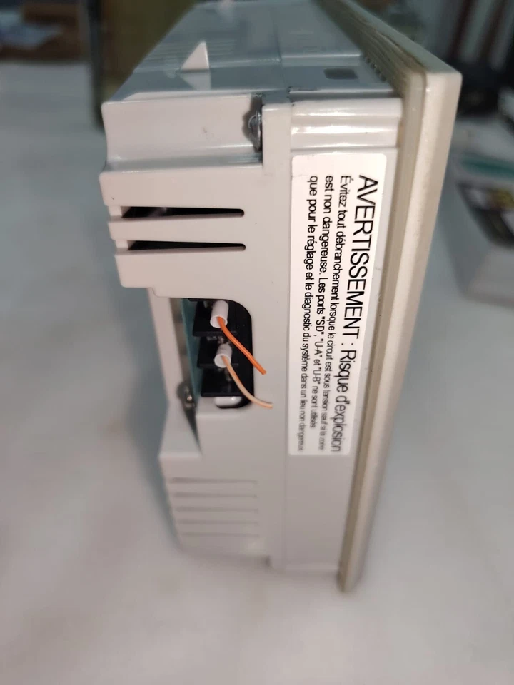 IPC, FUJI ELECTRONIC, HAKKO MONITORITOUCH V9060ITD Foto 3 de 4