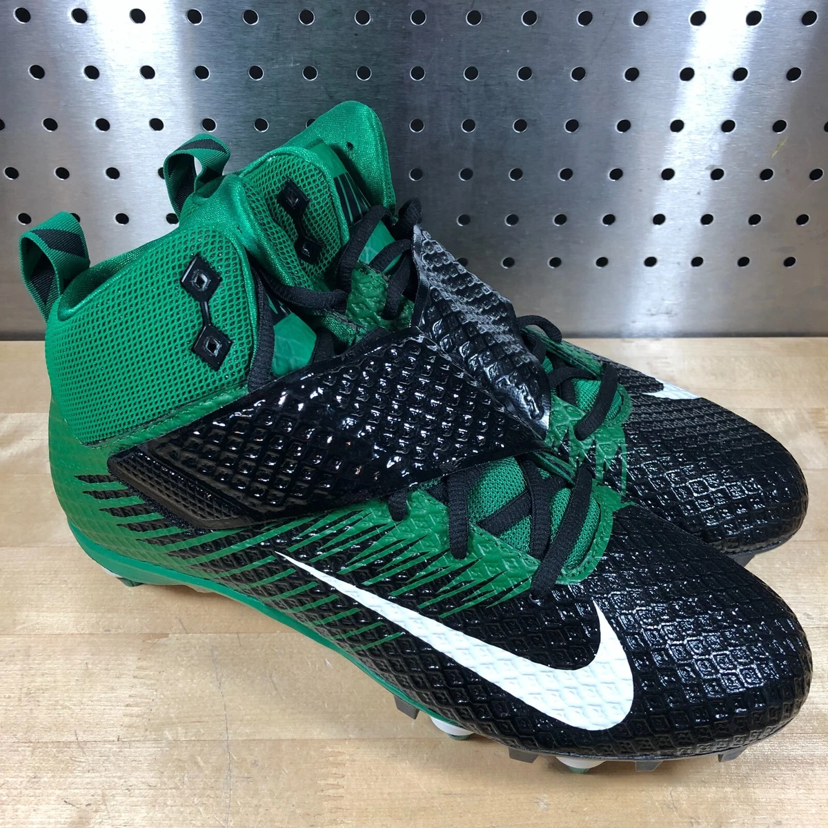 Nike football hotsell cleats size 9