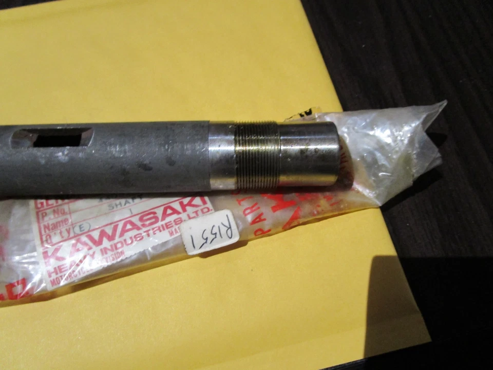 1973 74 75 KAWASAKI F11 ДЕТАЛЬ ВАЛА РУЛЕВОГО ШТОКА # 44052-003 - Изображение 4 из 4