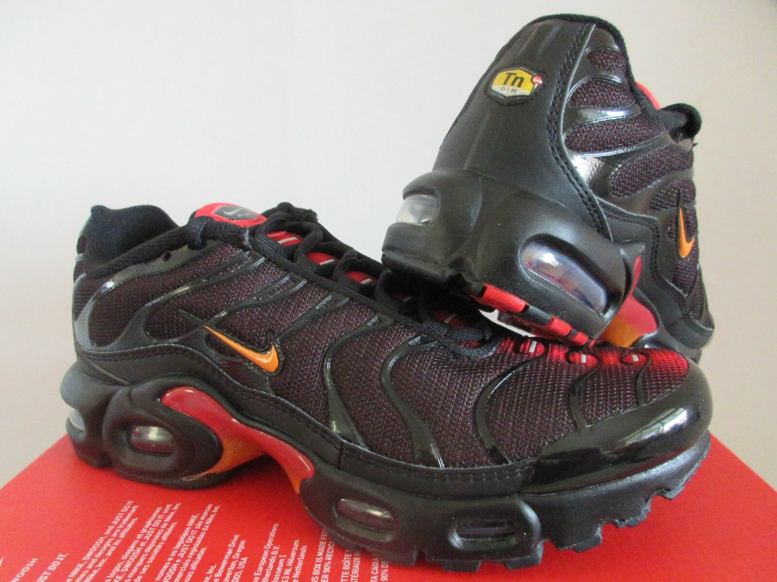 air max plus black magma orange