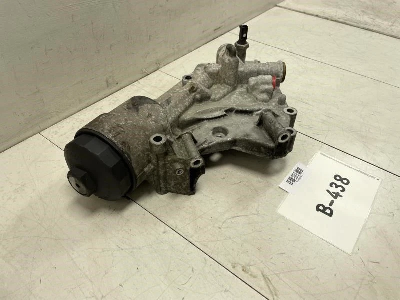 Volkswagen Touareg 2005 pasajero delantero derecho filtro de aceite carcasa OEM+ Foto 3 de 4