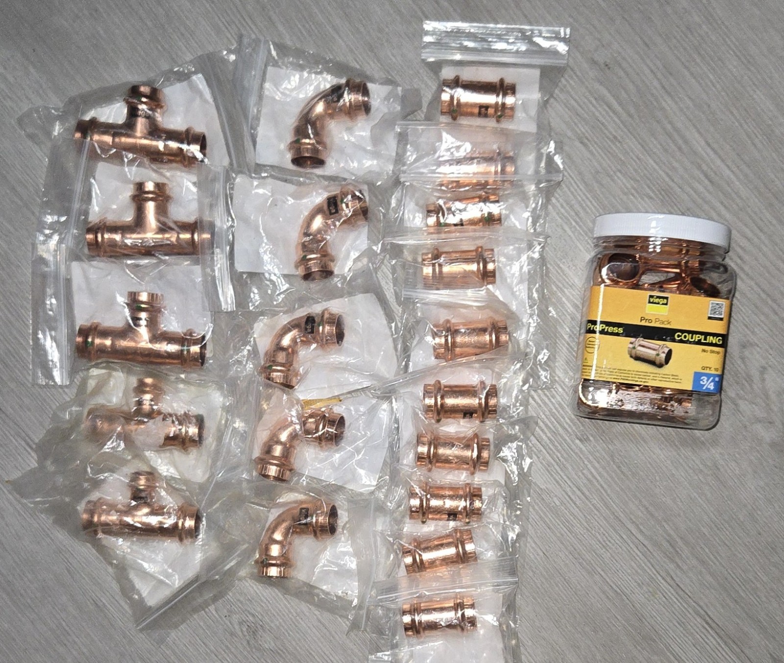 30 Viega 3/4" PROPRESS,10 SLIP COUPLING, 10 COUPLING WHIT STOP,5 ELBOW 90°,5 TEE