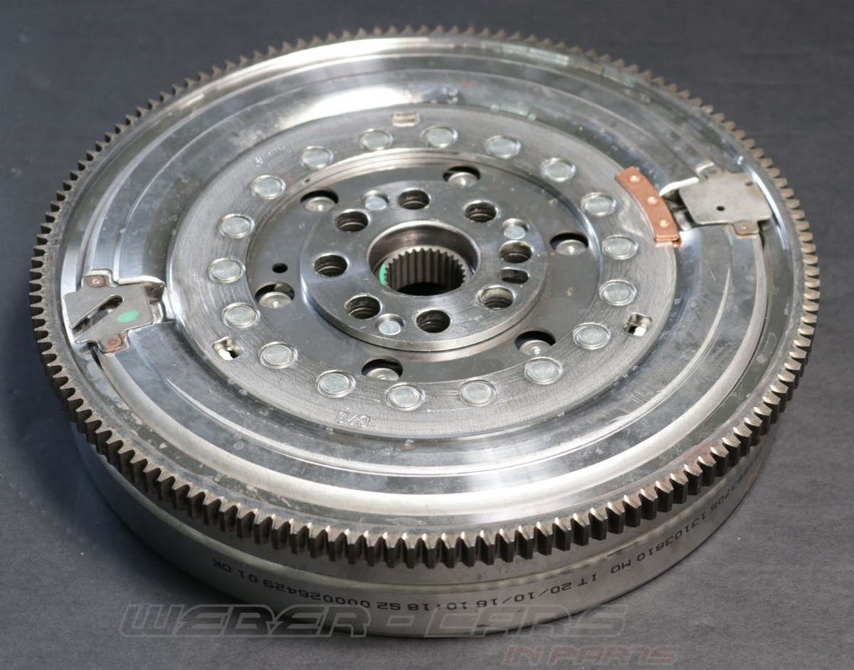 8655637 5A40869 Dual Mass Flywheel Clutch OEM BMW X1 F48 LCI X2