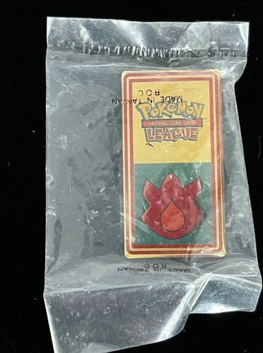 POKEMON Pin Volcano Wizards Badge Factory Sealed Vintage 2000 Made in Taiwan ROC - Picture 6 of 8