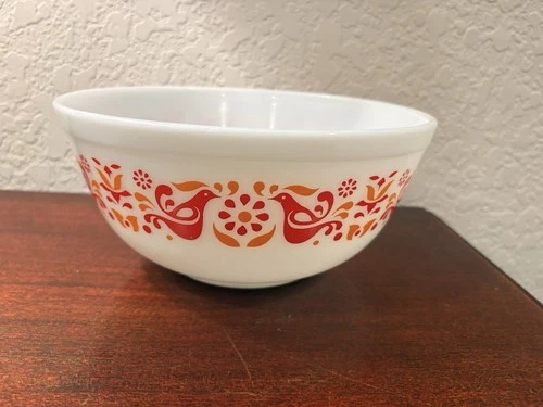 Pyrex Vintage Friendship Pattern 403 2.5 QT Mixing Bowl Red Orange Birds Flower