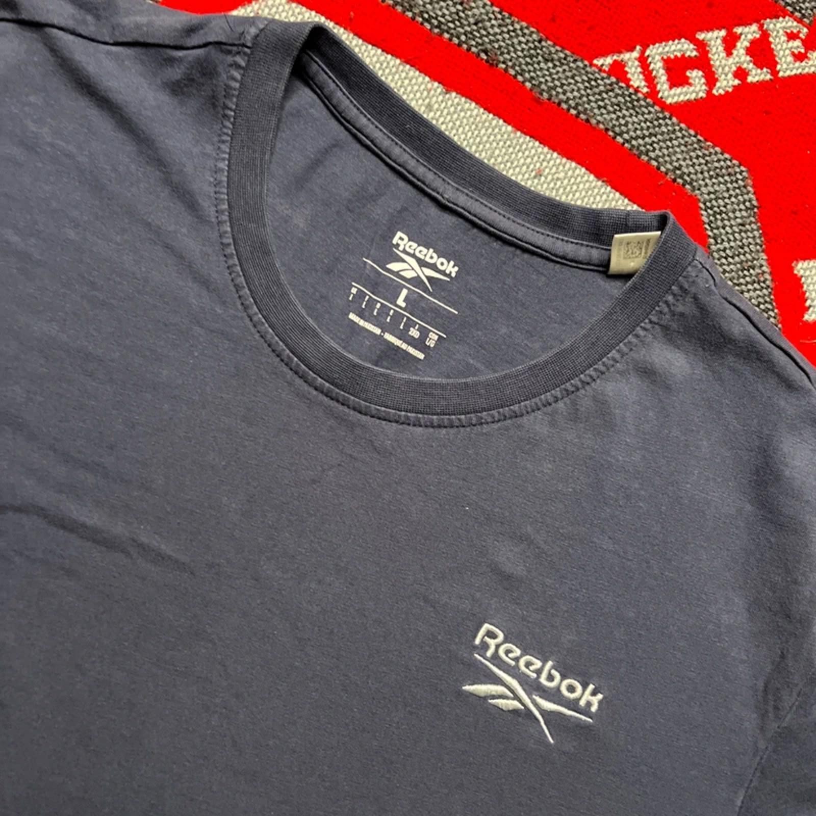Vintage Reebok Navy Blue Plain T-shirt | L image 2
