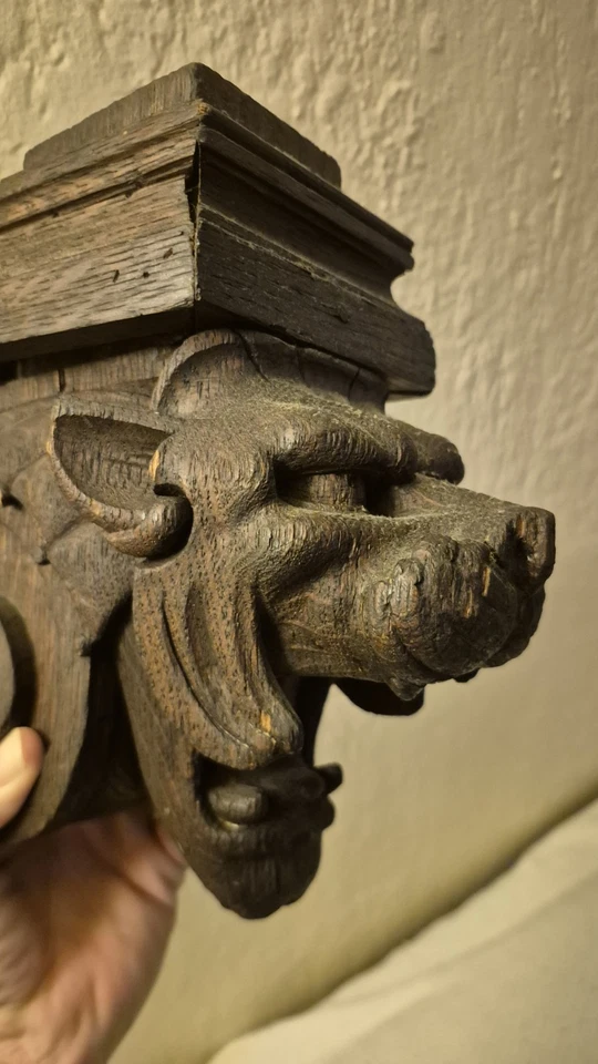 Cabeza tallada en roble Foto 3 de 4