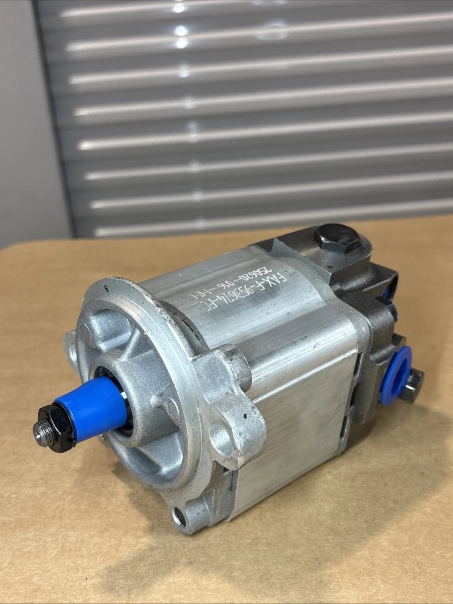 FAX-F-953674-FC Power Steering Pump Replaces C7NN3A674F Ford 3100 4110 5000 photo 3