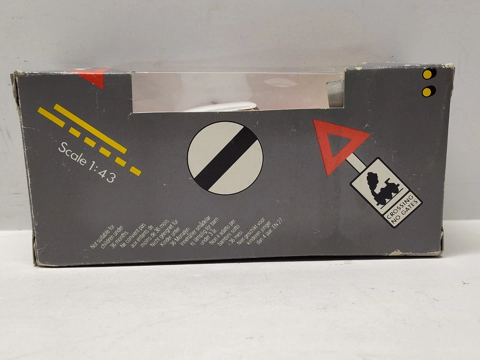 CORGI CLASSICS 1/43 SCALE #825 1957 CHEVROLET BEL AIR Diecast Toy w/ORIGINAL BOX - Image 4 of 4