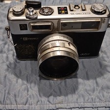 Yashica Electro 35 GSN Rangefinder Camera 45mm f/1.7 Lens Black Silver