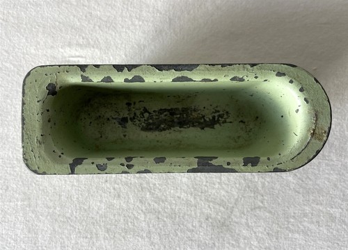 Vintage Metal Dolls House Bath with 4 Integral Feet. 11cm Long Approx - Bild 5 von 9