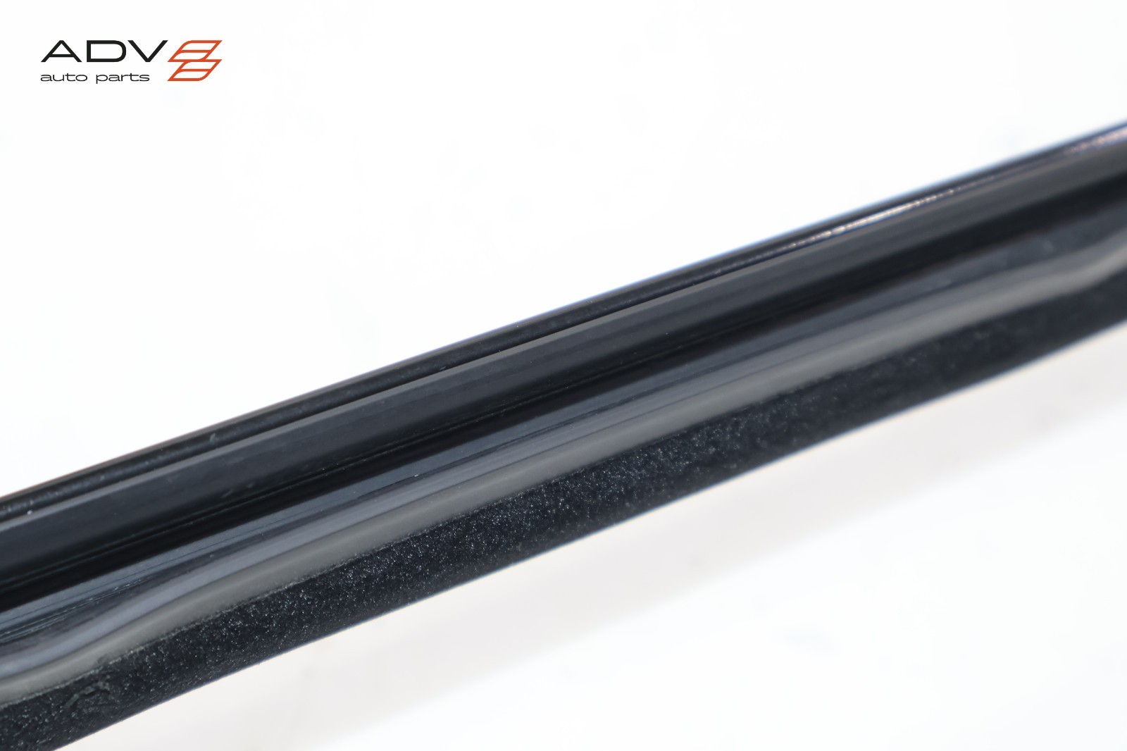 2014 - 2020 BMW i8 I12 COUPE LEFT DRIVER SIDE DOOR WINDOW BELT MOLDING OEM