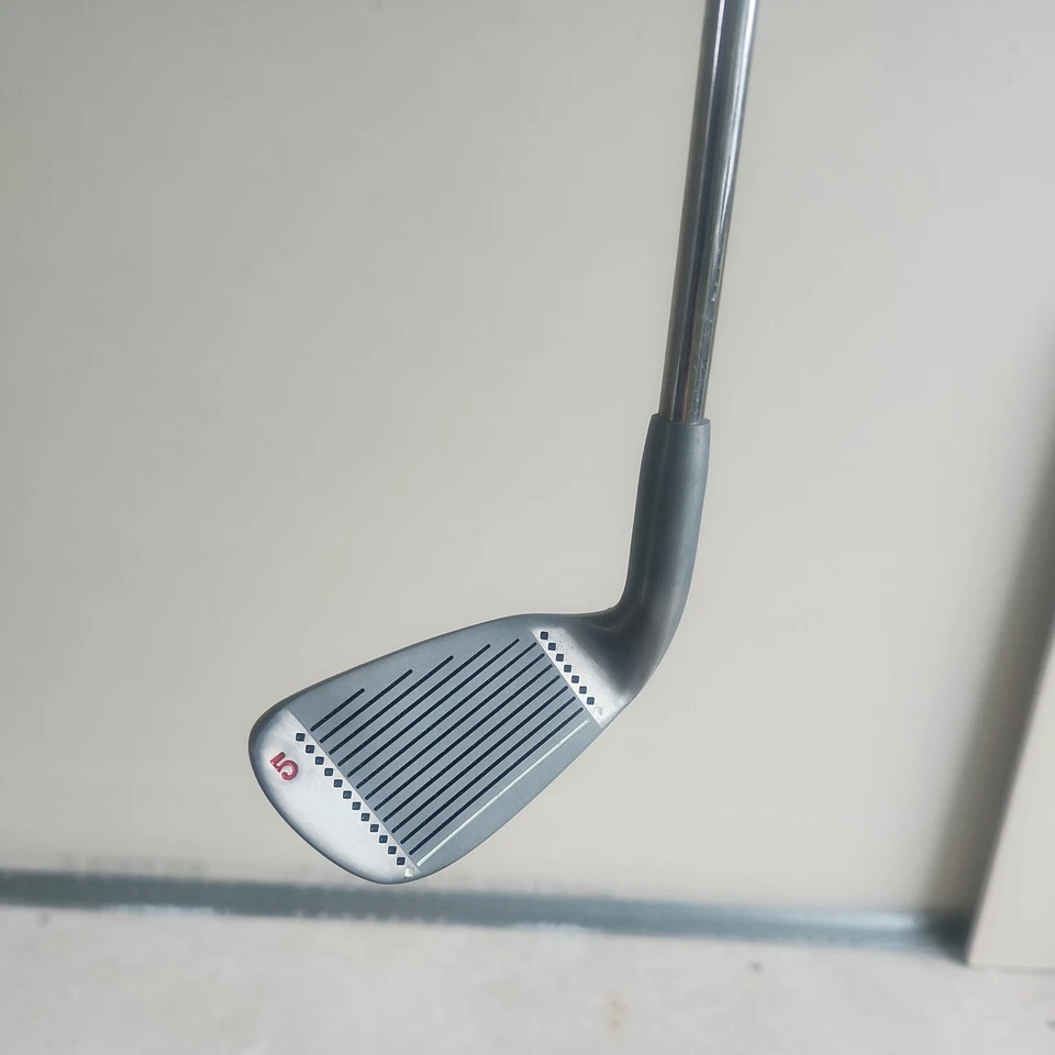 Club de Golf Medicus 5 Hierro Doble Bisagra Ayuda de Entrenamiento para Mano Derecha Foto 2 de 4