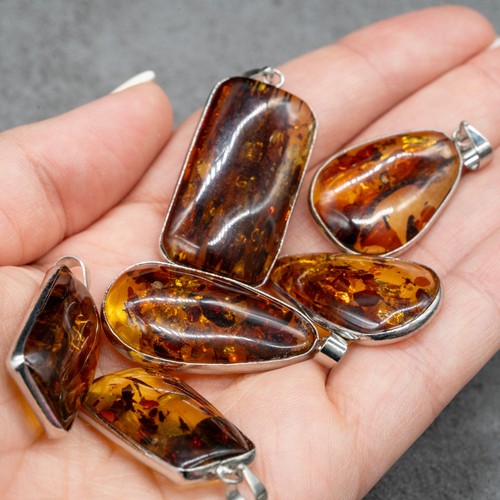 Colgante de plata fósil ámbar natural naranja cristal reactivo UV boho joyería regalo - Imagen 3 de 7