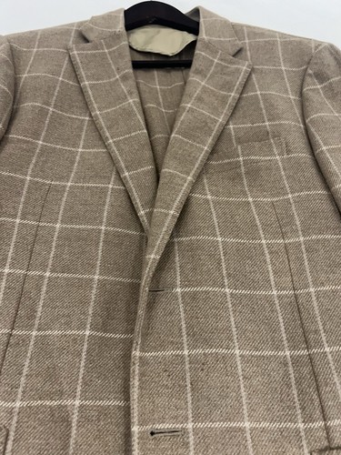 Corneliani Men's 100% Cashmere Blazer. Beige Check Design. Size 52 - Picture 6 of 8