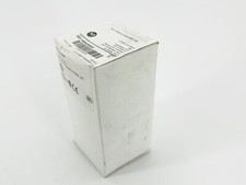 New Allen Bradley 800T-16HR2KB6AX Selector Switch 30MM 120V 2 Pos Red Ser.T