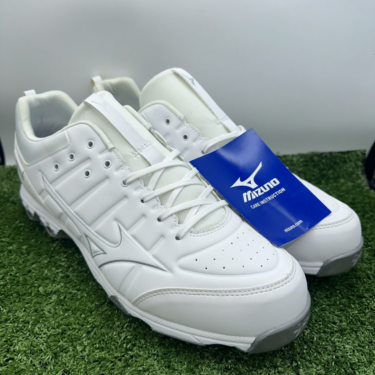 Mens Mizuno 9-Spike Ambition Size 13 White/Silver Baseball Low - Main Image