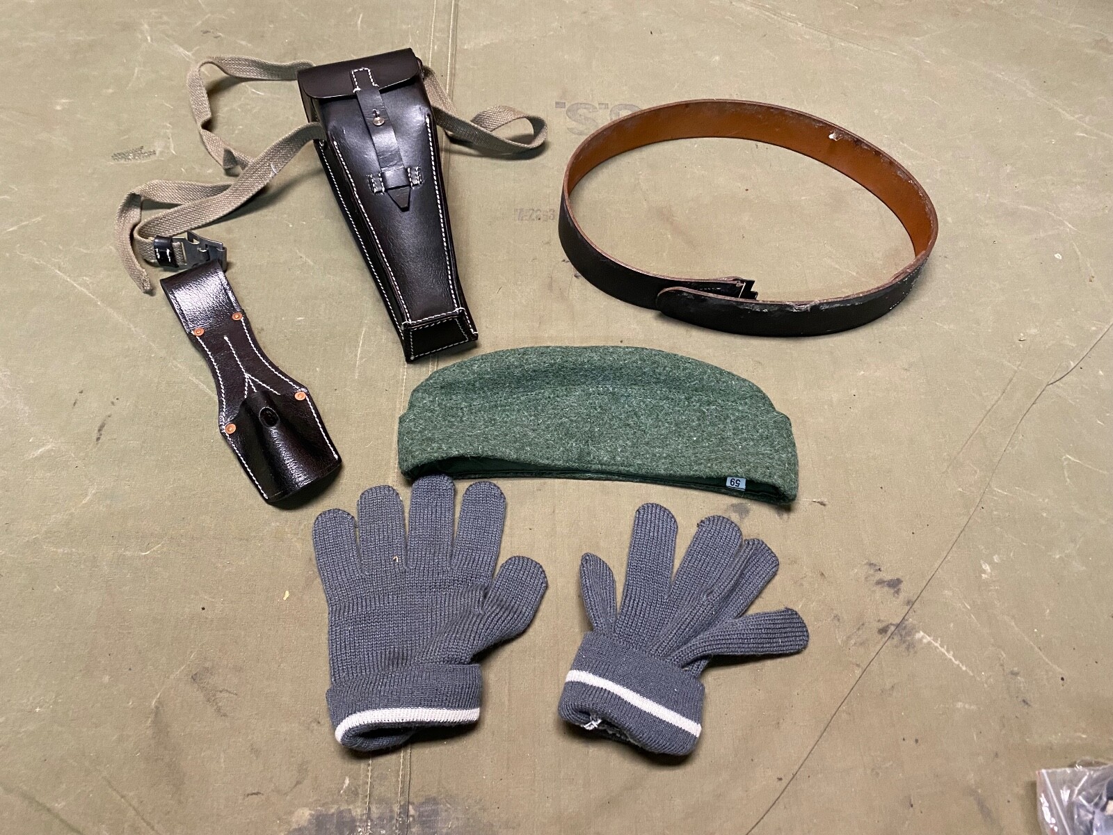 WWII GERMAN WAFFEN FIELD GEAR  M38 CAP, K98 RIFLE AMMO EQUIPMENT GEAR LARGE LOT