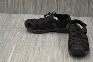 khombu ashley sandals