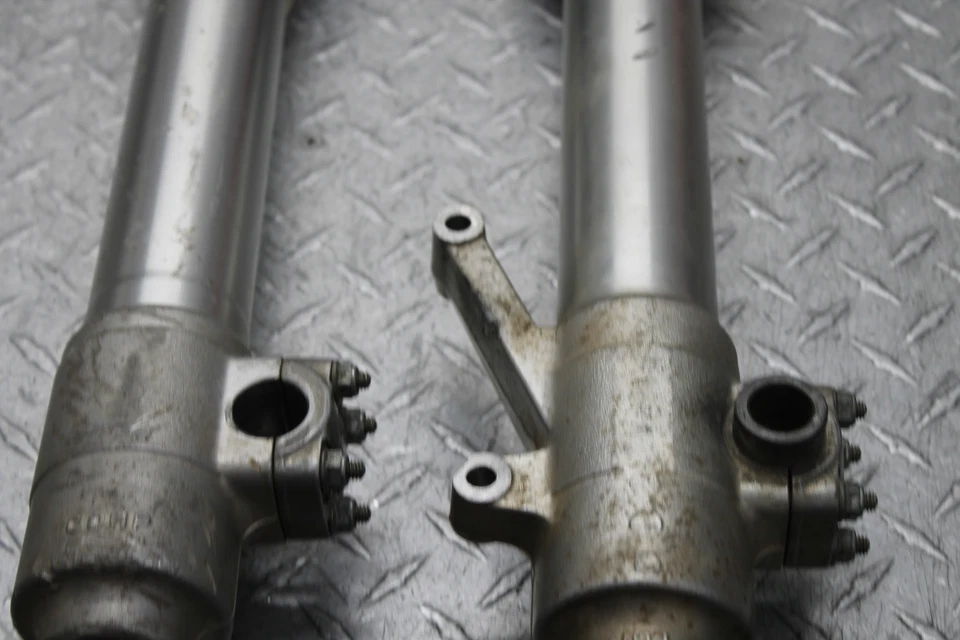 2002 年本田 XR400R 右前悬架叉 51480-KCY-761 — 第 3/4 张图片