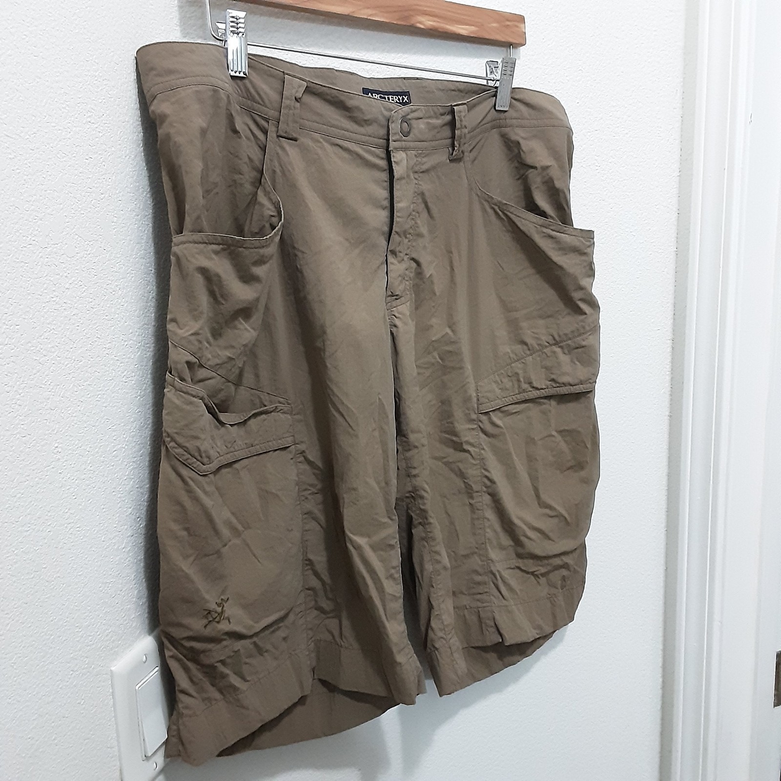 Uomo ARC'TERYX Cargo Corto Marrone Chiaro Taglia 34