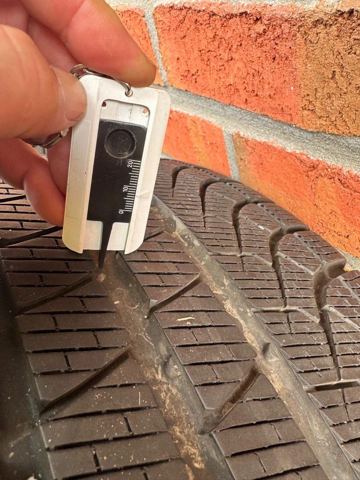 Winterreifen plus Felgen für Mercedes z.B. GLC, CL 216 Pirelli P Zero - Bild 3 von 4