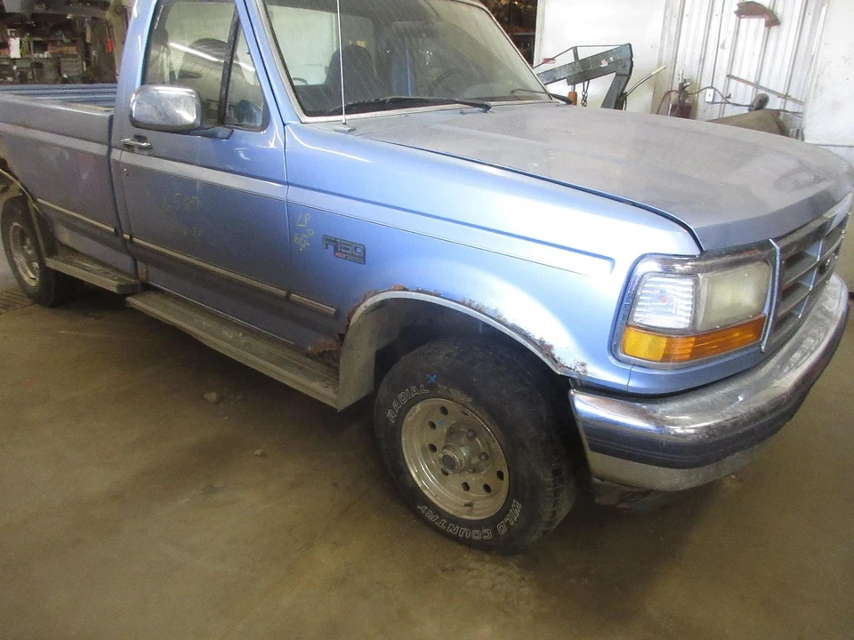 二手侧标记灯总成适合:1996 年福特 F150 拾音器侧标记前照灯 — 第 3/4 张图片