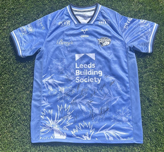 Leeds Rhinos Signed 2026 MND Awareness XL Shirt