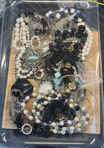 3lbs Vintage/Now All Wearable Nice Costume Jewelry Lot Wear Resale Repurpose R12