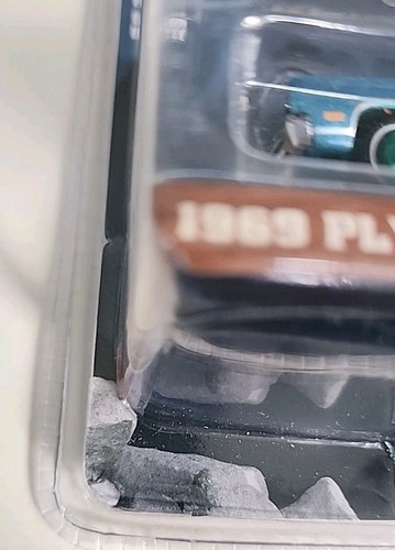 Greenlight Chase 1969 Plymouth Satellite Wagon Great Outdoors Green Machine - Picture 11 of 13
