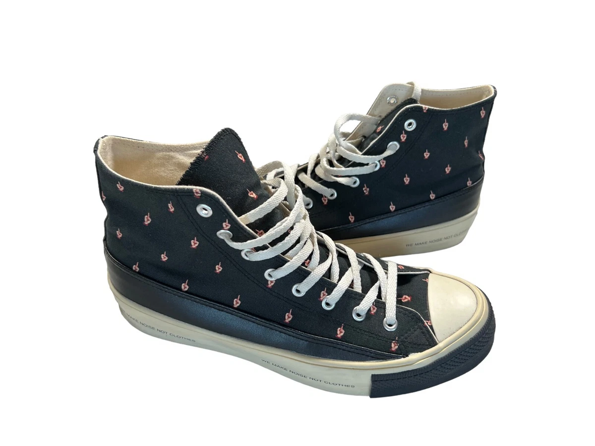 UNDERCOVER MIDDLE FINGER PATTERN CANVAS SNEAKERS Undercoverism
