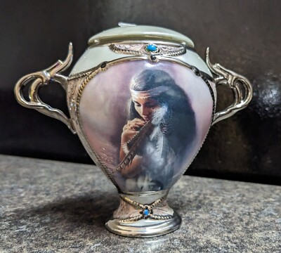 Lee Bogle Stirrings of the Heart Native Spirit Music Box Collection Please Read