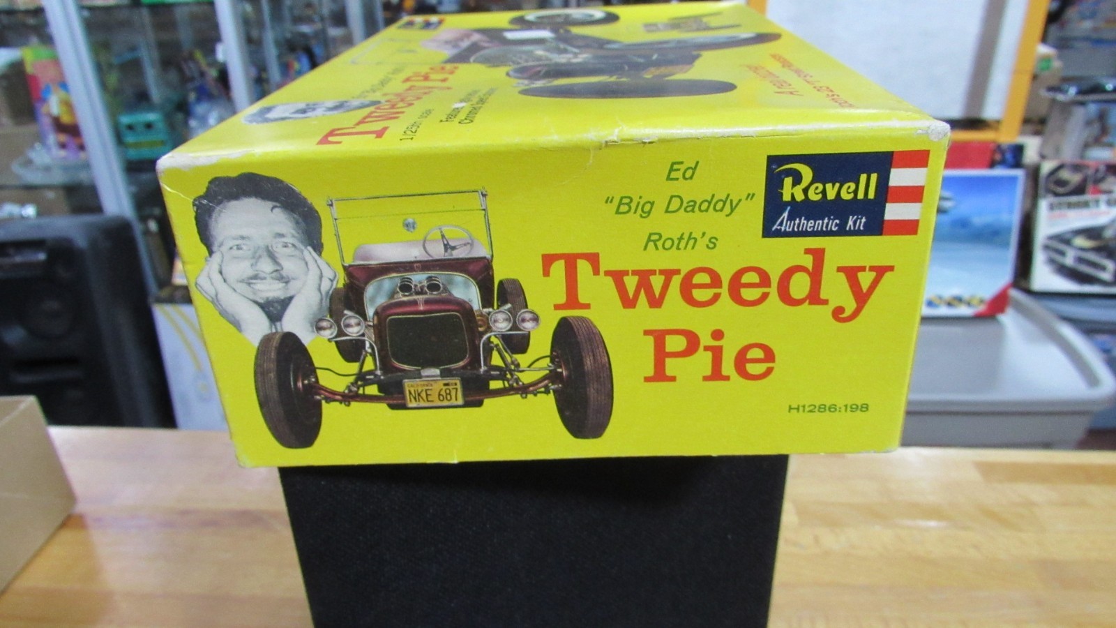 REVELL 1963 ED ROTH TWEEDY PIE 23' T BUCKET MODEL KIT W/ NICE BOX FREE ...