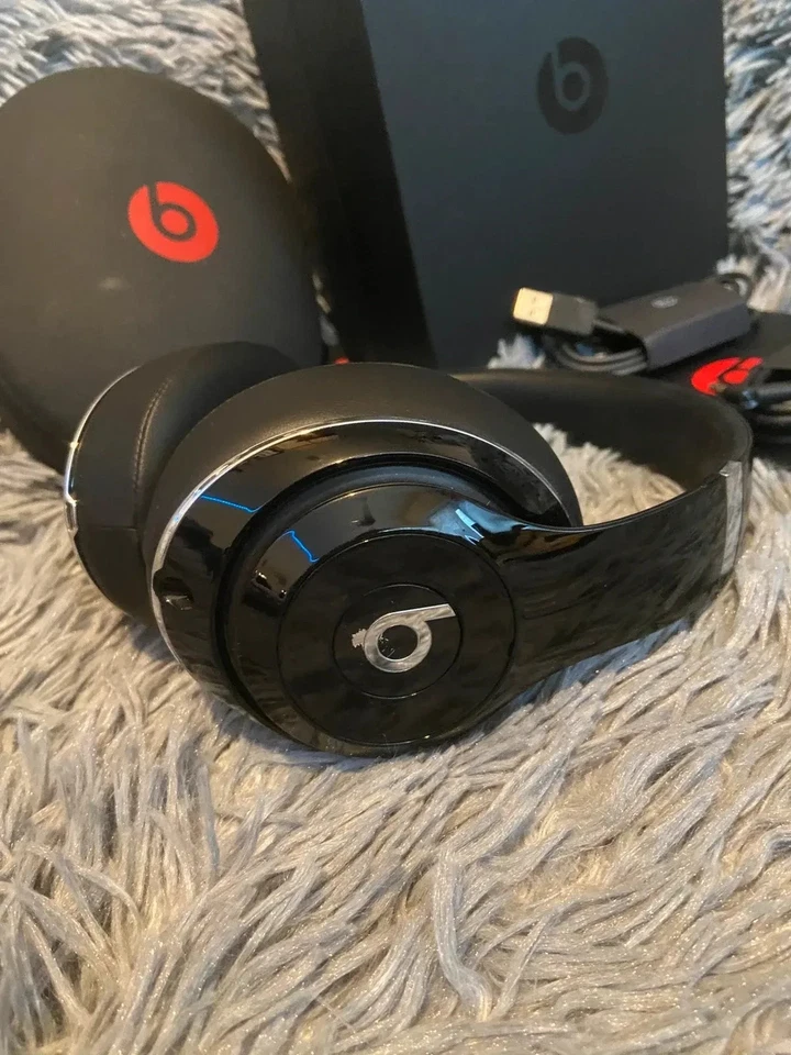 Beats Studio2 Wireless Kopfhörer Over-Ear Bluetooth Beats by Dre - Gloss Black - Bild 4 von 4