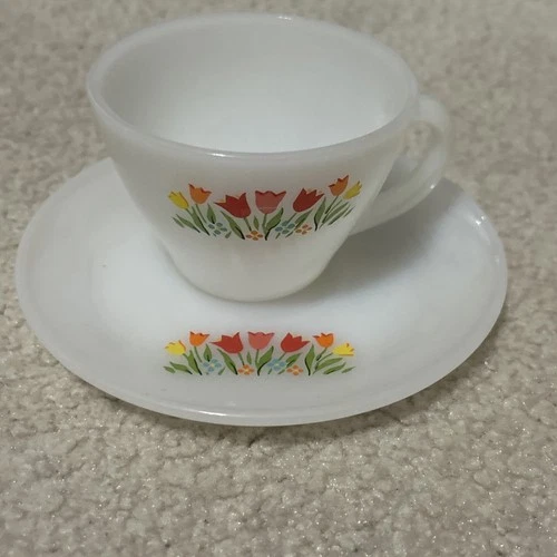 Vintage Fire-King Milk Glass Tea Cup & Saucer Floral Anchor Hocking Tulip