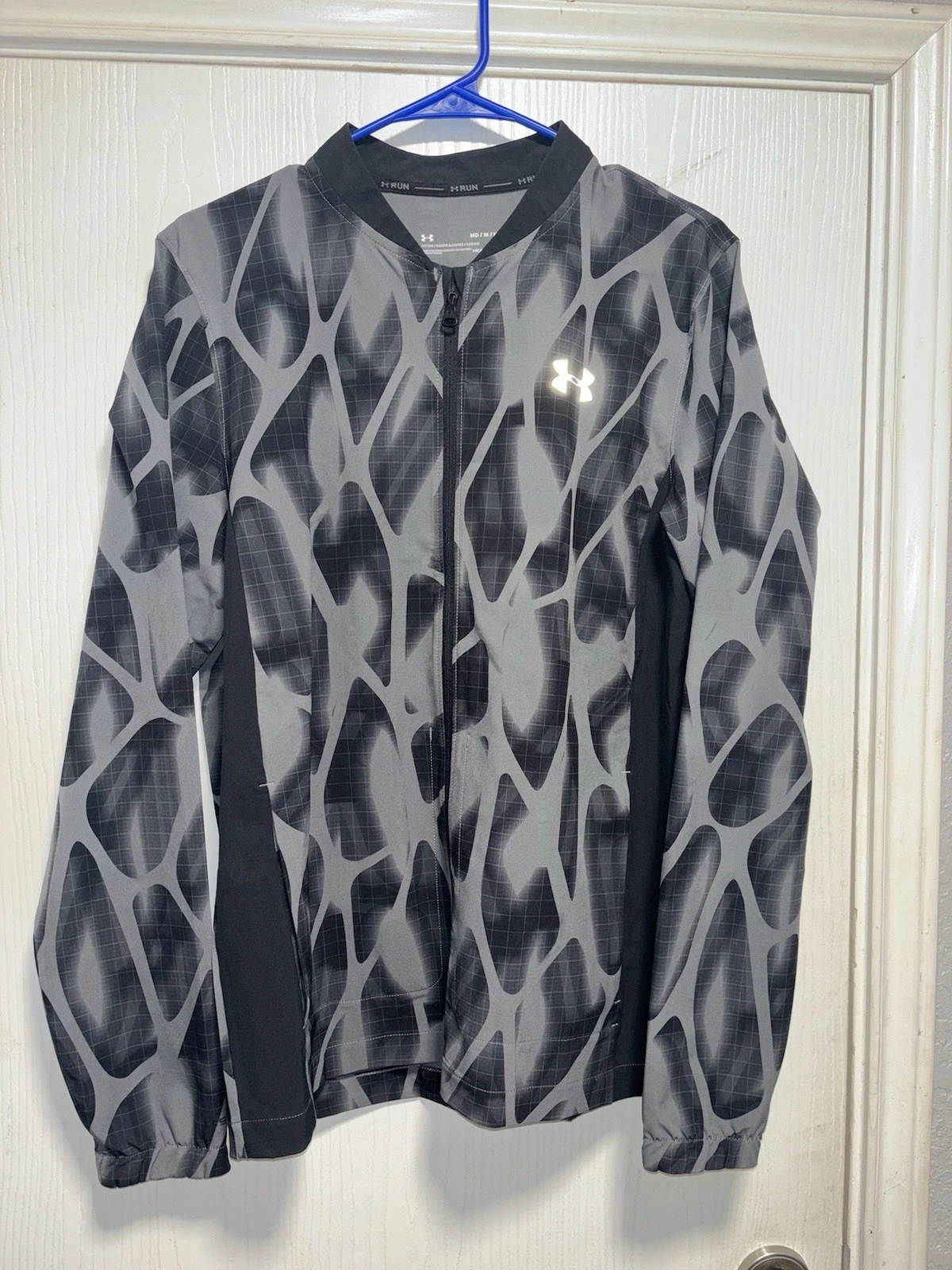 Under Armour Heat Gear Mens Medium Storm Launch 2.0 Running Jacket Black Gray