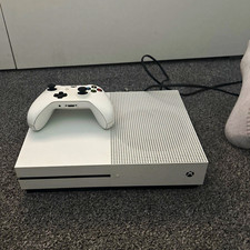 Microsoft Xbox One S 1TB White Console + White Wireless Controller, 4K UHD PAL
