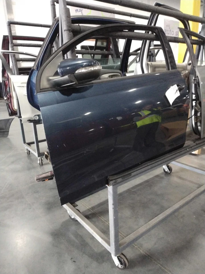 Conjunto de puerta delantera izquierda usado se adapta a: Volkswagen Golf 2013 exc. City Htbk el Foto 2 de 4