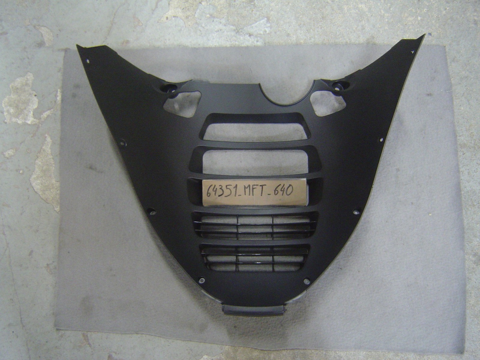 Face avant de sabot de carénage pour FJS 400 et 600 maxi-scooter de 2009 à 2015 en ABS noir