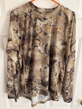 Sitka Core Lt Wt Crew-LS Optifade Waterfowl Marsh Men’s Size Large
