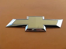 14 15 16 17 18 CHEVROLET SILVERADO REAR TAIL GATE EMBLEM LOGO BADGE USED A33771