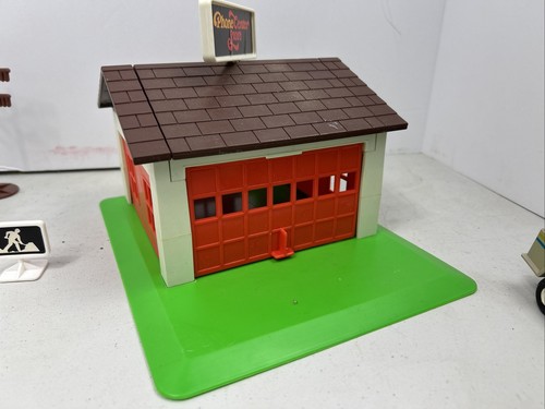Vintage Tonka Bell System Builders Playset Trucks Phone Poles Garage Box 1979 - Picture 5 of 10